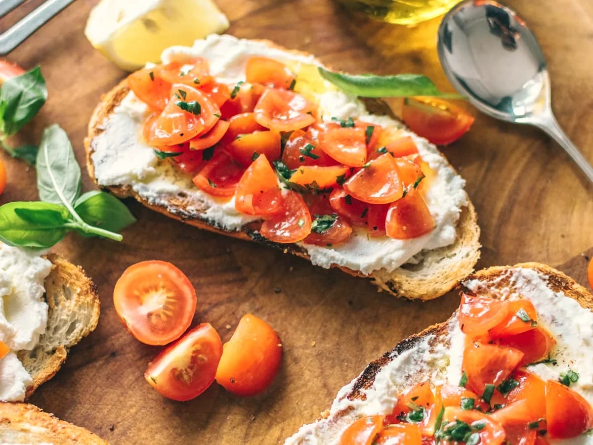 Bruschetta Classica — Geröstetes Brot, Tomaten, Knoblauch
