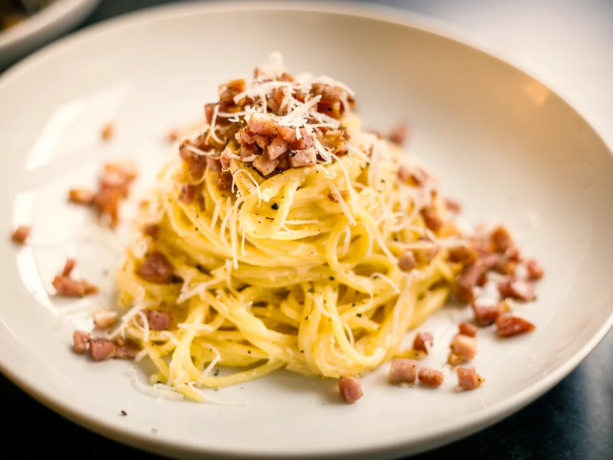 Spaghetti Carbonara — Guanciale, Pecorino Romano, Eigelb